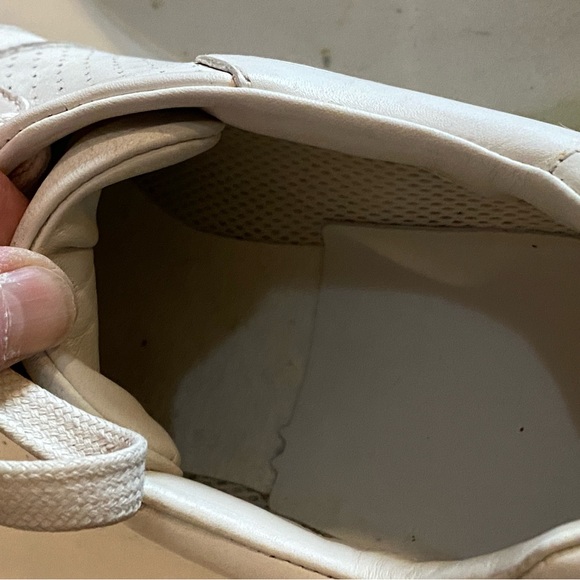 SOLD Louis Vuitton X Supreme white leather sneakers US Sz 8.5 preowned FLAWS - Picture 16 of 17